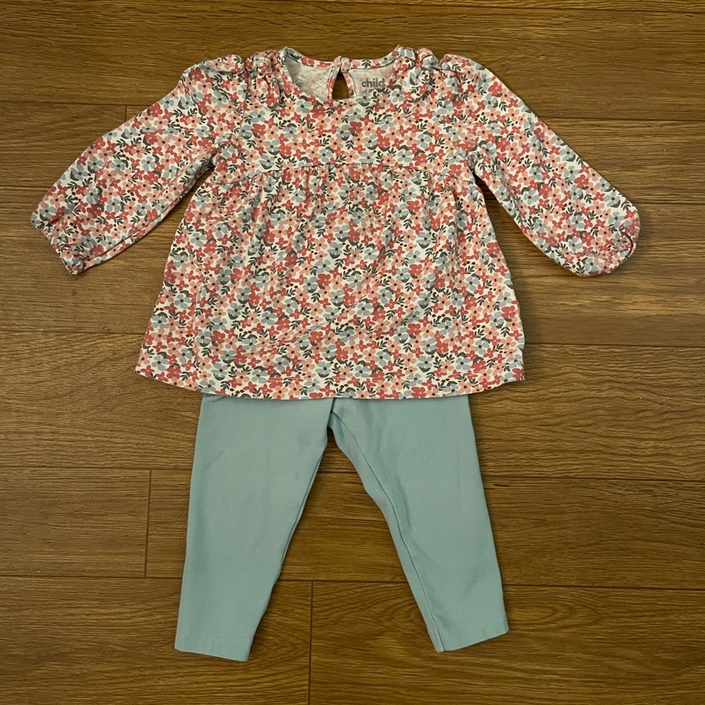 ❄️ Carter’s 2 pc outfit ❄️